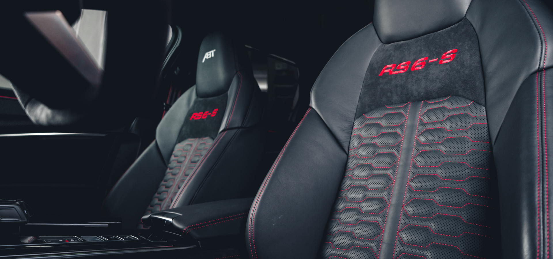 Close-up of rear seat backrest 