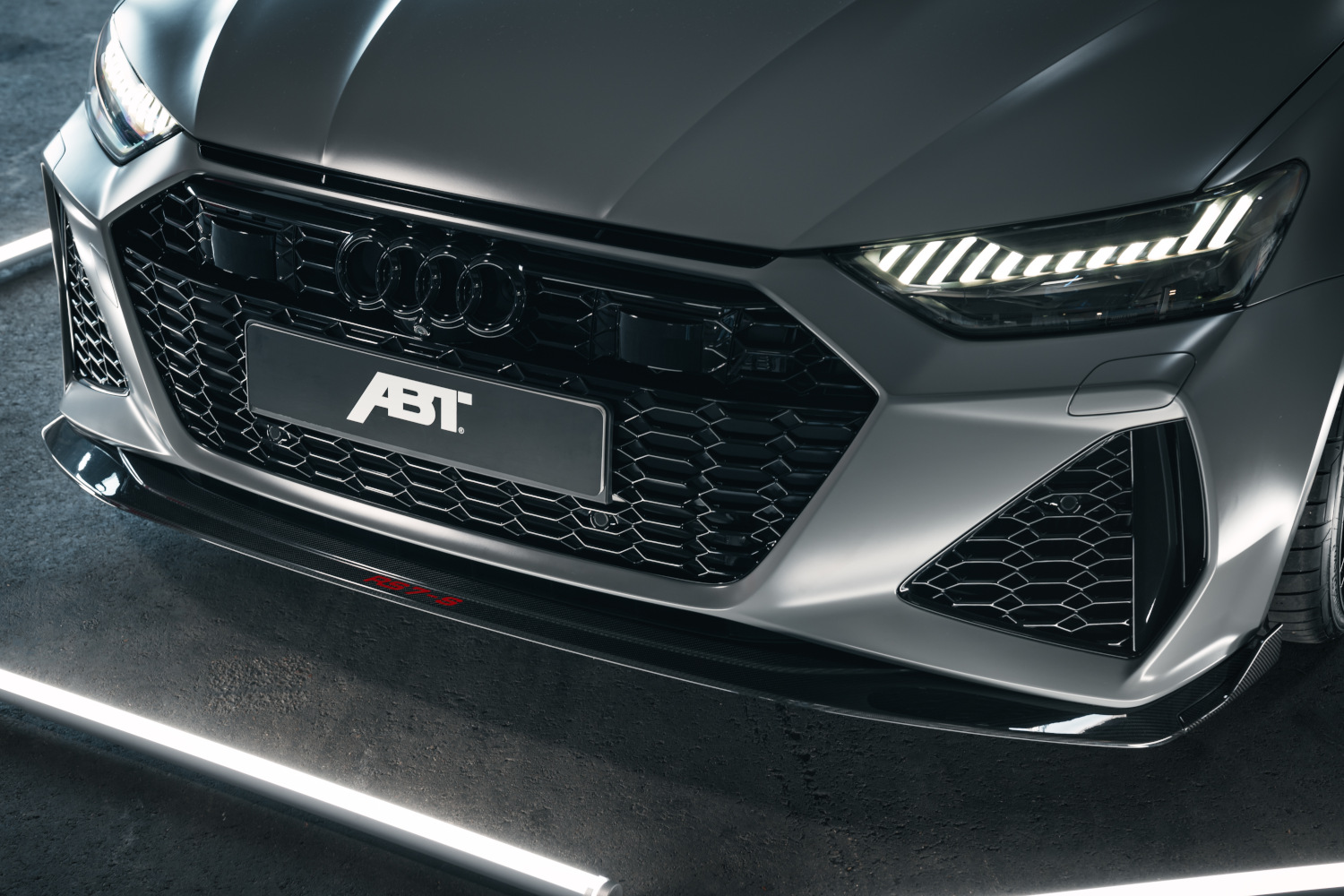 Close-up of front lip